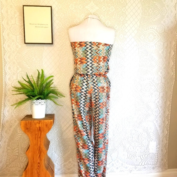 QED London Strapless Print Jumpsuit - Picture 3 of 7